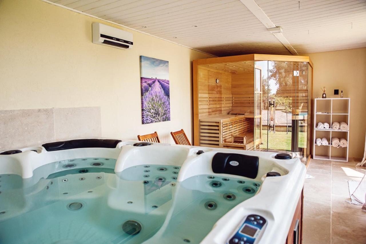 Bed and Breakfast Les Champs De Provence La Baume-de-Transit Exterior foto